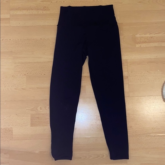 aerie black leggings with crisscross design - Picture 1 of 4